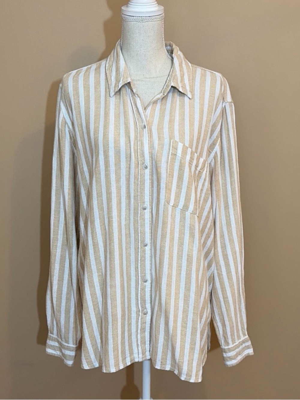 Universal Thread XL Relaxed Fit Tan White Striped Button-Down Linen Blend Shirt